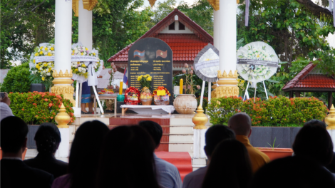 Dâng hương tưởng niệm các anh hùng liệt sĩ tại Lào (26/7/2023)