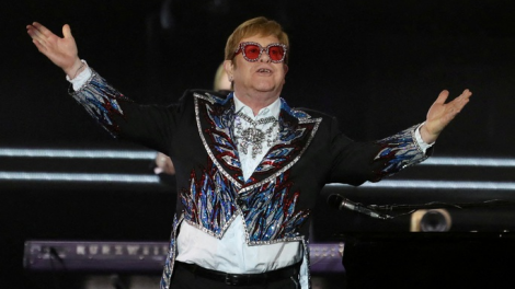 Danh ca Elton John giã từ các chuyến lưu diễn sau chặng đường dài phục vụ những khán giả hâm mộ (11/7/2023)