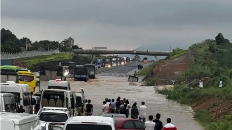 THỜI SỰ 12H TRƯA 29/7/2023: Kẹt xe kéo dài nhiều giờ trên cao tốc Phan Thiết - Dầu Giây do mưa lớn gây ngập một số đoạn.