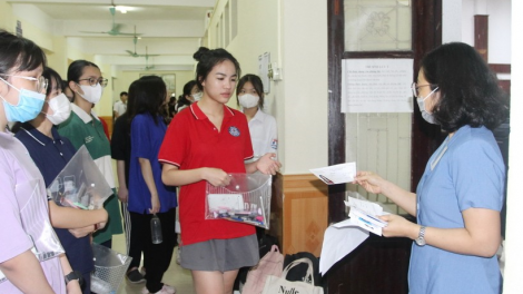 Đề xuất phương án "nóng" cho trường đại học được mở hệ THPT để giảm áp lực thi lớp 10 tại các đô thị lớn (14/7/2023)