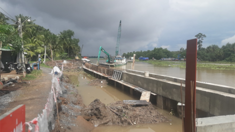 Tiền Giang: Đầu tư gần 80 tỷ đồng xây kè chống sạt lở tại các “điểm nóng” ven sông. (26/7/2023)
