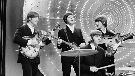 Tay trống của "The Beatles" lan tỏa thông điệp hòa bình và yêu thương tại lễ sinh nhật lần thứ 83 (8/7/2023)