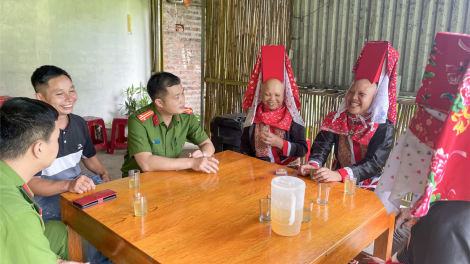 “Học tiếng Dao, gần bản Dao, hiểu người Dao” (16/7/2023)
