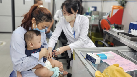 THỚI SỰ 6H SÁNG 16/8/2023: 185.000 liều vaccine 5 trong 1 sẽ chuyển ngay cho 49 tỉnh, thành phố để tiêm chủng cho trẻ