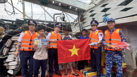Chống khai thác IUU: Tăng kiểm soát tại cảng và xử lý trên biển (30/08/2023)