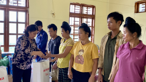 Nhân lên tình người trong mưa lũ (8/8/2023)