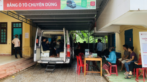 Đưa vốn về vùng sâu, vùng xa bằng xe lưu động (19/8/2023)