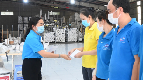 Công đoàn Việt Nam sẽ tiếp tục hỗ trợ đoàn viên, người lao động giãn việc, mất việc đến hết năm nay (14/8/2023)