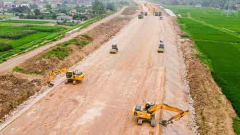 Ngành GTVT tập trung đẩy mạnh giải ngân các dự án cao tốc (24/08/2023)