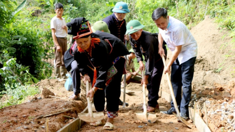 THỜI SỰ 12H TRƯA 3/8/2023: Gần 13.500 hộ dân Yên Bái hiến đất, hoa màu với tổng giá trị hơn 623 tỷ đồng, ủng hộ chủ trương xây dựng “những con đường hạnh phúc”.