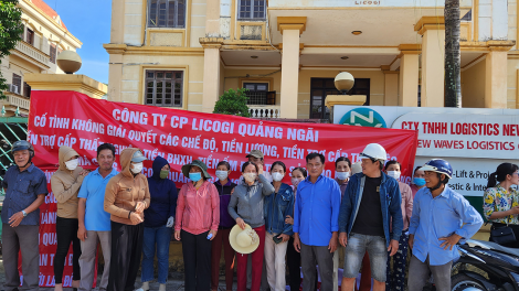 THỜI SỰ 21H30 ĐÊM 9/8/2023: Công nhân kéo đến Công ty Cổ phần Licogi Quảng Ngãi đòi tiền trợ cấp thôi việc mà Công ty này nợ người lao động trong 4 năm qua với số tiền gần 2 tỷ đồng.