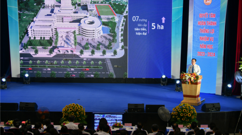 Hà Nội: Cần khắc phục tình trạng phụ huynh xếp hàng nộp hồ sơ tuyển sinh đầu cấp (16/8/2023)