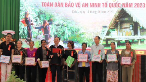 Phó Thủ tướng Trần Lưu Quang dự Ngày hội Toàn dân bảo vệ ANTQ ở Đắk Lắk (13/8/2023)