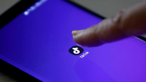 TikTok thay đổi cách thức hoạt động để thích ứng với các quy tắc của EU (5/8/2023)