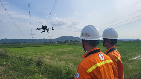 "Cộng sự" UAV hỗ trợ đắc lực công tác đầu tư, quản lý, vận hành hệ thống truyền tải điện quốc gia (24/08/2023)