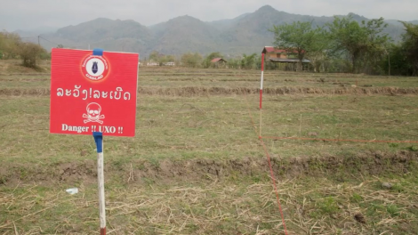Bom, mìn do chiến tranh để lại là di sản cho người dân Lào (28/9/2023)