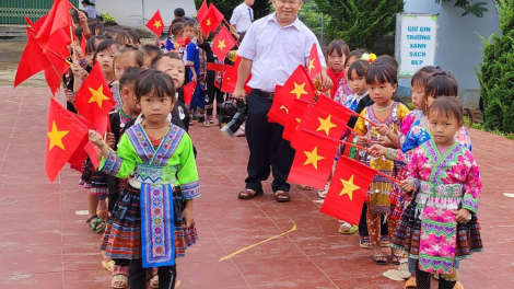 Khai giảng năm học mới: Các tỉnh miền núi Tây Bắc giành nhiều quan tâm cho trường học vùng khó (5/9/2023)