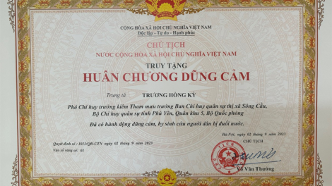 Chủ tịch Nước truy tặng Huân chương Dũng cảm cho Trung tá Trương Hồng Kỳ ở Phú Yên (02/9/2023)