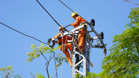 Quảng Bình: Đảm bảo an toàn vận hành điện trong mùa mưa bão (09/9/2023)