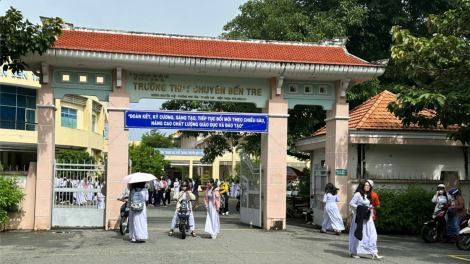 Bến Tre: Bệnh đau mắt đỏ trong học đường tăng  "chóng mặt". (20/9/2023)