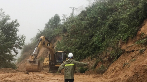 Thừa Thiên Huế: Nguy cơ sạt lở đất, cấm đường lên công trình thủy điện Rào Trăng (25/9/2023)