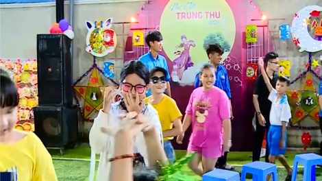 Ấm áp Tết trung thu trẻ em nghèo ở Vĩnh Long (27/9/2023)