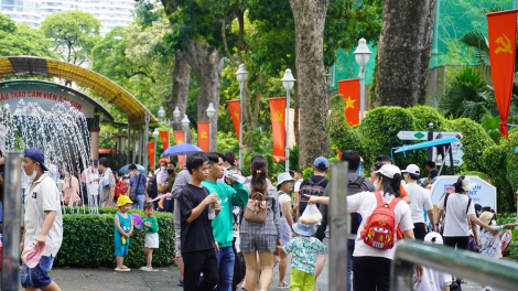 Ngày đầu nghỉ lễ, nhiều khu vui chơi ở TP.HCM hút khách tham quan (1/9/2023)