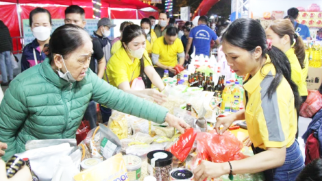 Phiên chợ Tết Công đoàn 2024 cho công nhân (14/01/2024)