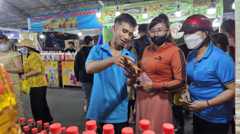 Rộn ràng không khí xuân ở các khu công nghiệp tại Long An (14/1/2024)