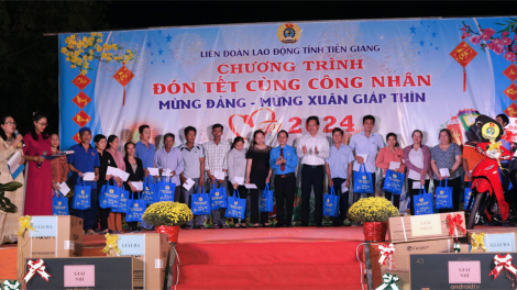 Tiền Giang: Chương trình” Đón tết cùng công nhân” tặng hàng chục nghìn phần quà cho công nhân lao động. (27/1/2024)