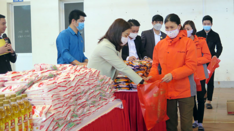 THỜI SỰ 18H CHIỀU 14/1/2024: Sôi nổi các hoạt động thăm, tặng quà Tết cho công nhân, người lao động tại các Khu công nghiệp, mang Tết sớm đến với lao động nghèo