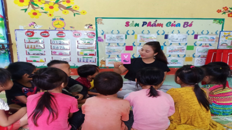 Nỗ lực của các cô giáo mầm non, vượt đèo đưa bữa cơm nóng lên điểm trường vùng cao (21/1/2024)