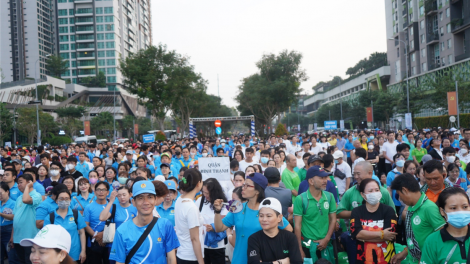 Gần 10.000 người đi bộ gây quỹ chăm lo người lao động khó khăn (07/1/2024)