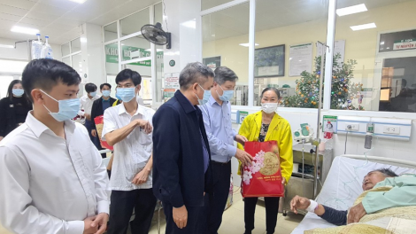 Mang tết ấm đến bệnh nhân có hoàn cảnh khó khăn (28/01/2024)