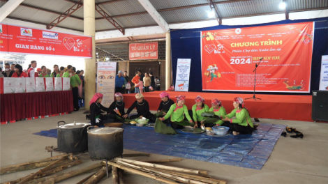 Phiên chợ Tết "0 đồng" của Hội chữ thập đỏ đến với vùng cao Lào Cai (14/1/2024)