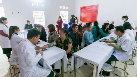 Bộ đội Biên phòng khám bệnh tri ân nhân dân vùng biên giới (06/1/2024)
