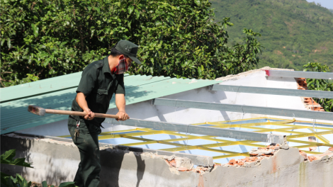 Tháo dỡ công trình xây dựng trái phép của gia đình cựu Giám đốc Sở Ngoại vụ Bình Định (16/1/2024)