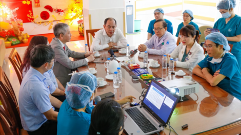 Xuyên tử cung cứu sống bào thai bị tim bẩm sinh rất nặng (13/1/2024)