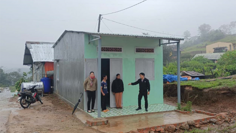 Xuân vui trong những ngôi nhà mới của hộ nghèo ở Kon Tum (26/1/2024)