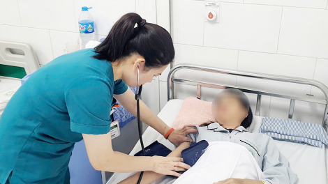 Uống nước ion kiềm chữa bách bệnh: Nhiều bệnh nhân nguy kịch (15/10/2024)