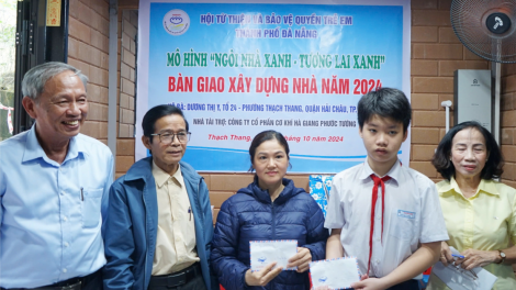 Đà Nẵng: Bàn giao nhà tình thương mô hình "Mái nhà xanh, tương lai xanh” (30/10/2024)