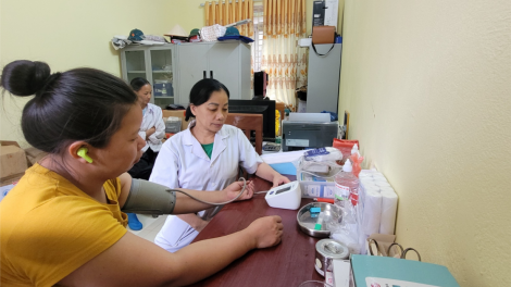 Những chuyện chưa kể ở Lũng Súng, Lũng Lỳ: Vợ chồng y sỹ cứu người đến ngã gục vì kiệt sức (3/10/2024)