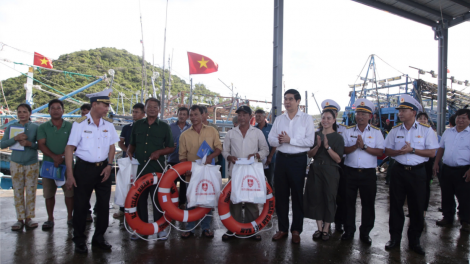 Lữ đoàn 162, Vùng 4 Hải quân: Bảo vệ an toàn cho ngư dân vươn khơi bám biển (02/10/2024)