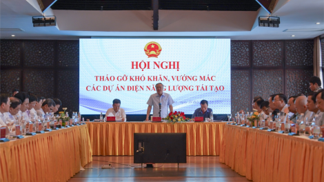 Tháo gỡ khó khăn, khơi thông nguồn lực các dự án năng lượng tái tạo (19/10/2024)