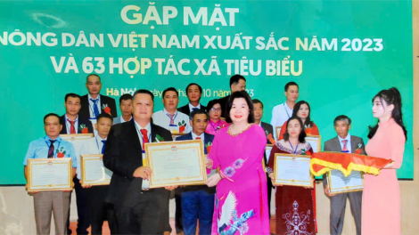 Chàng trai gánh nước thuê trở thành doanh nhân tiêu biểu của Tiền Giang (9/10/2024)