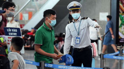 Sân bay Quốc tế Đà Nẵng thu phí lối đi riêng làm thủ tục an ninh soi chiếu (23/11/2024)