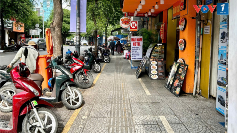Thu phí sử dụng vỉa hè khu trung tâm TP.HCM: Vẫn còn băn khoăn? (02/11/2024)