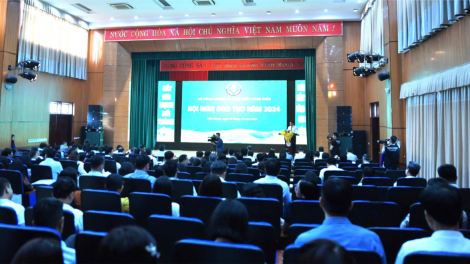 Đẩy mạnh tự chủ và đổi mới công tác đào tạo nhân lực chất lượng cao trong các cơ sở đào tạo của ngành nông nghiệp (12/11/2024)