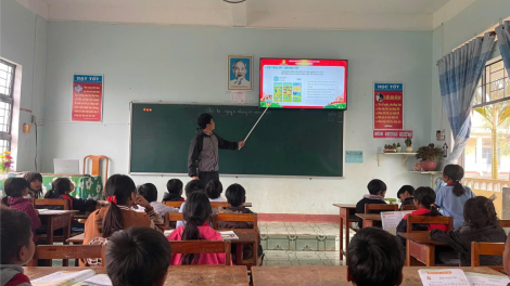 Thầy cô giáo vùng sâu nỗ lực bám trường (18/11/2024)