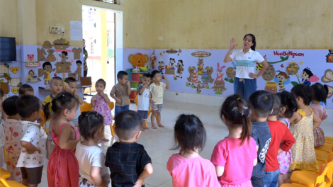 Loạt bài Nghị quyết "màu xanh" - Bài 2: Miễn học phí – điểm tựa nâng bước học sinh vùng lũ tới trường (15/11/2024)